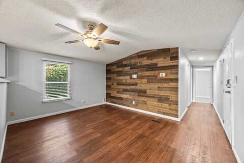 7800 Mockingbird Ln, North Richland Hills, TX 76180