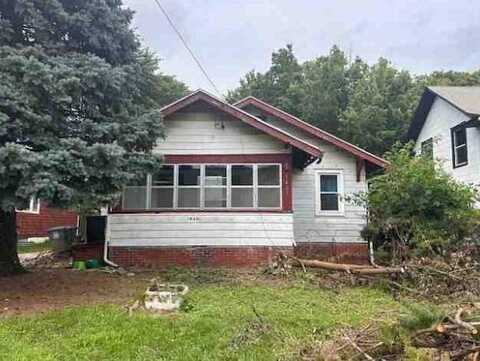 1422 Hull Ave, Des Moines, IA 50316