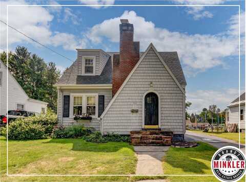 33 Wooster St, Gloversville, NY 12078