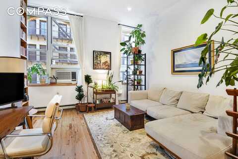 23 Waverly Place, New York, NY 10003