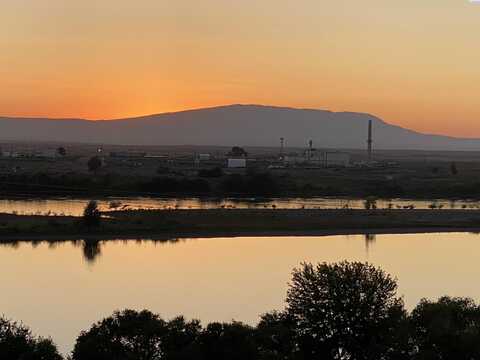 57 Columbia Bluffs LN, Pasco, WA 99301
