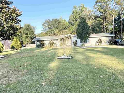 111 Dogwood Pl, Atmore, AL 36502
