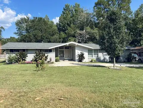 111 Dogwood Pl, Atmore, AL 36502