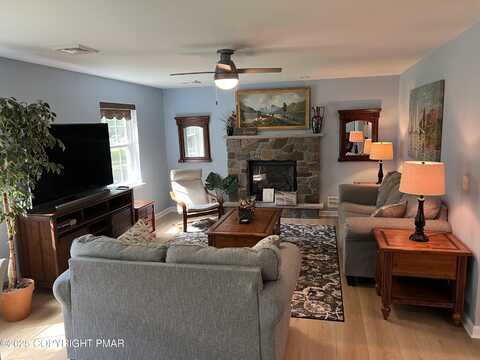 3222 Beech Ridge Drive, Pocono Summit, PA 18346