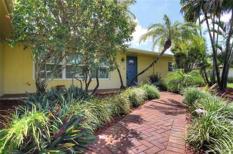 820 Alamanda Ct, Plantation, FL 33317
