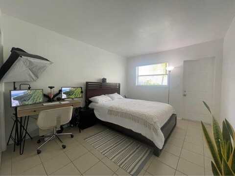 220 NE 41st St, Oakland Park, FL 33334