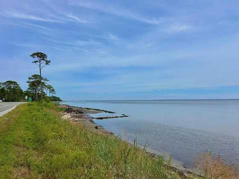 306 Gramercy Plantation Blvd, Eastpoint, FL 32328