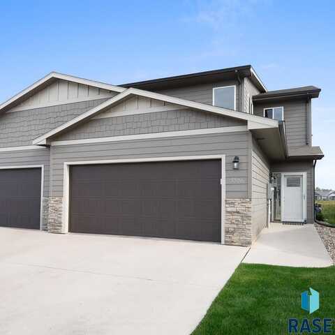 5506 S Seville Pl, Sioux Falls, SD 57108