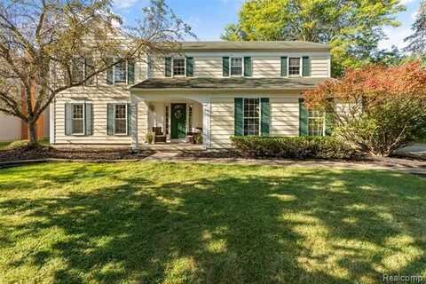5493 S Piccadilly, West Bloomfield, MI 48322
