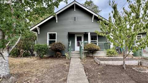 1207 E 11TH ST, Newberg, OR 97132
