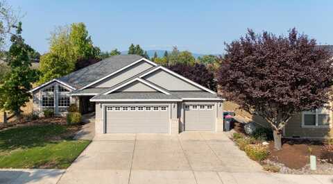 1071 Castlewood Drive, Medford, OR 97504