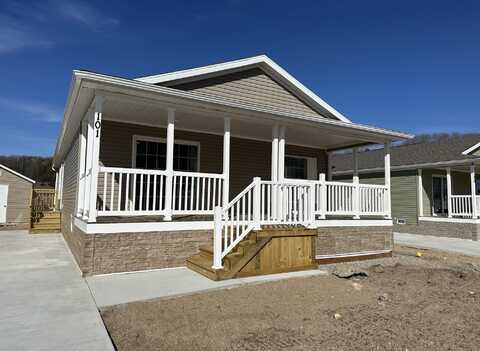 91 Gisa St, Boyne City, MI 49712