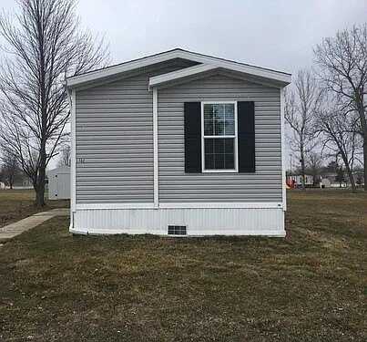 1702 Meadowbrook, Monroe, MI 48161