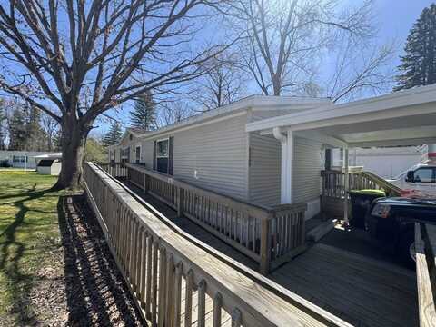 432 Hillcrest, Cadillac, MI 49601
