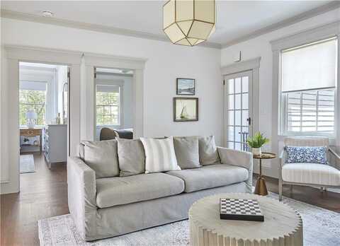 44 State Street, Bristol, RI 02809