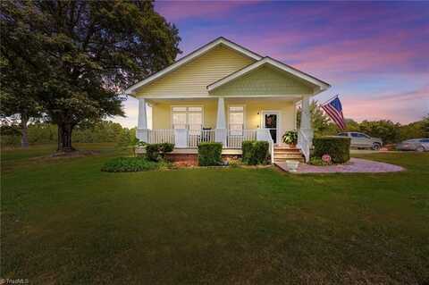 167 Sallie Drive, Thomasville, NC 27360