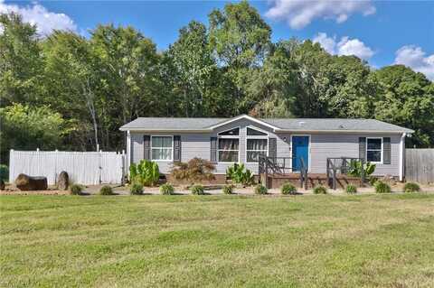 112 Courtney Road, Mocksville, NC 27028