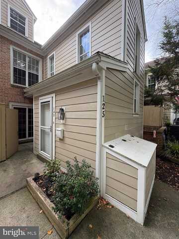 125 MEDINAH DRIVE, READING, PA 19607