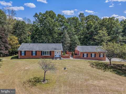 350 SKYTOP LANE, BERKELEY SPRINGS, WV 25411