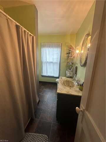 3054 West, Weirton, WV 26062