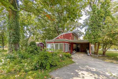 516 Forrest Road, Cedar Falls, IA 50613