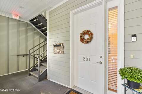215 Valencia Court, Wilmington, NC 28412