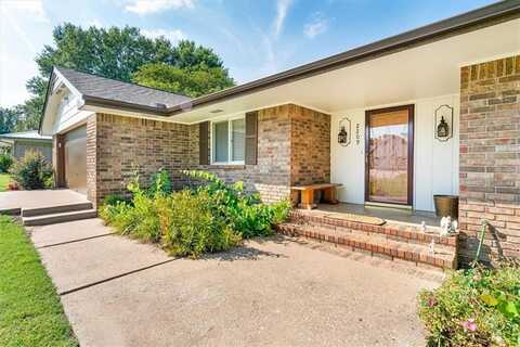 2209 W Granite ST, Siloam Springs, AR 72761