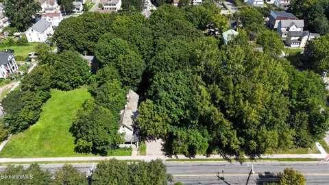 136 Linden St, Pittsfield, MA 01201
