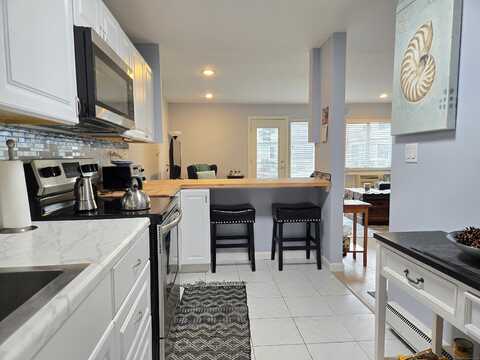 31 West Walk, West Haven, CT 06516