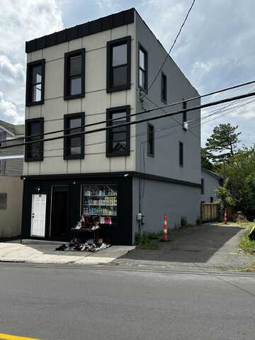 49 Hill Street, Waterbury, CT 06704