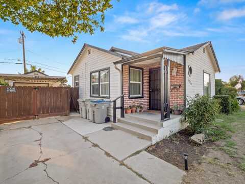 3514 Mayfair Drive, Fresno, CA 93703