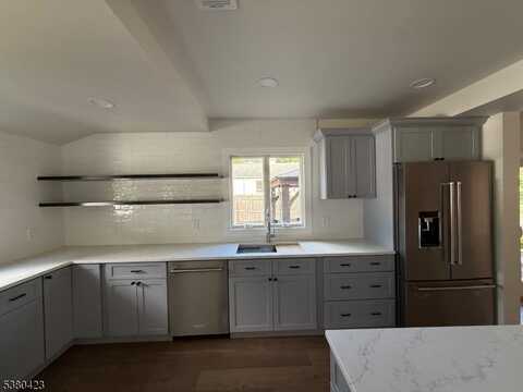 21 Grant Ave, Somerville, NJ 08876
