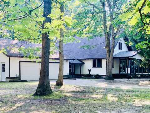 711 Division Street, Eastlake, MI 49626