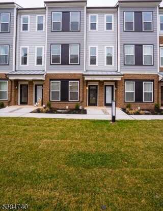 7 Sadie Cir, Union, NJ 07083
