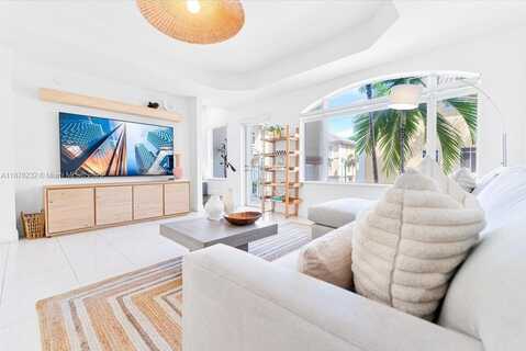 2802 NE 184th Ter, Aventura, FL 33160