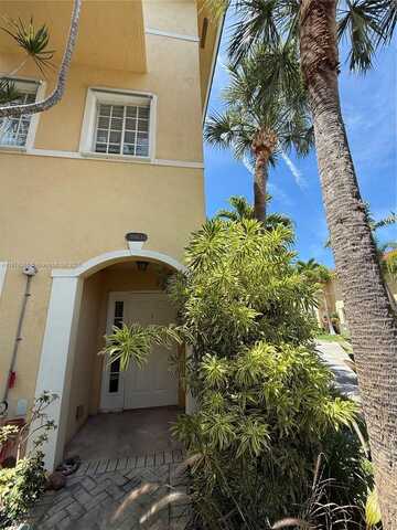 2082 NE 167th St, North Miami Beach, FL 33162