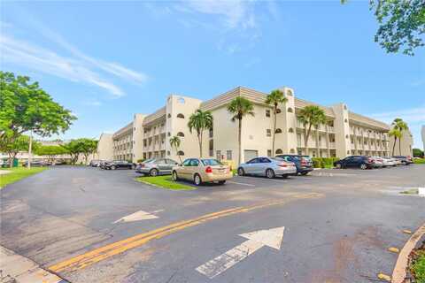 8350 Sunrise Lakes Blvd, Sunrise, FL 33322
