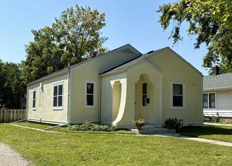 728 Walker St, Lake Geneva, WI 53147