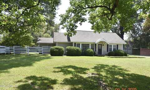 112 E Jefferson Avenue, Greenwood, MS 38930