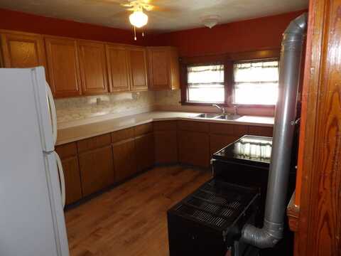 85 Main St, Spencer, MA 01562