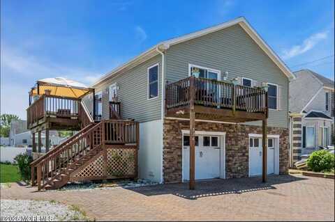 334 E Bayview Avenue, Ocean Gate, NJ 08740