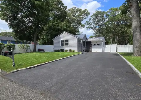 33 Thorne Street, Lake Ronkonkoma, NY 11779