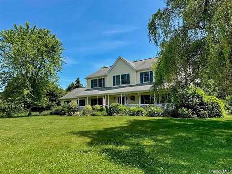 4 Simeon Road, Jamesport, NY 11901