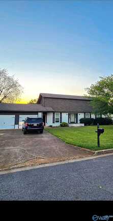 100 Hickory Drive, Muscle Shoals, AL 35661