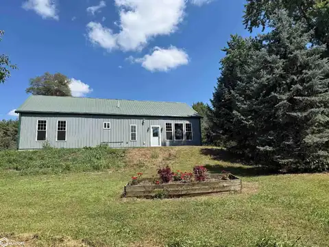2077 P Avenue, Clarinda, IA 51632