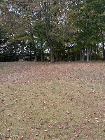 953 SHADY GLEN RD, New Cumberland, WV 26047