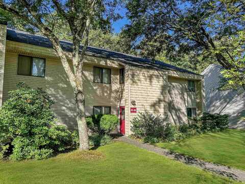 85 Bayberry Lane, South Burlington, VT 05403