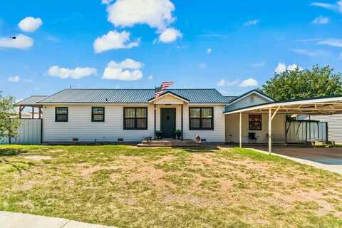 306 SW 16th St, Seminole, TX 79360