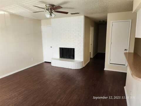 517 Gibbins Court, Arlington, TX 76011