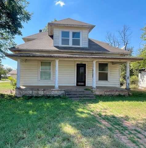 401 N Stratton, Seymour, TX 76380